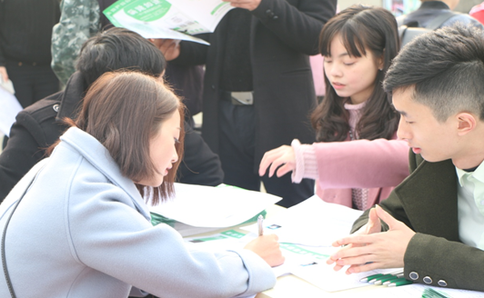 江西省萍乡学院成功举办2016年冬季校园招聘会