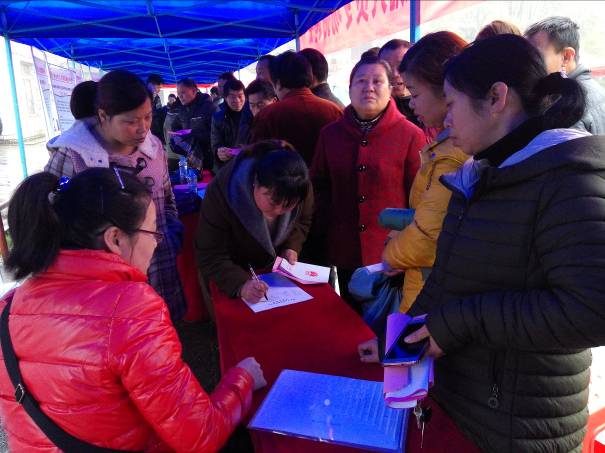 江西省萍乡市举办连场招聘会力促去产能分流职工顺利就业