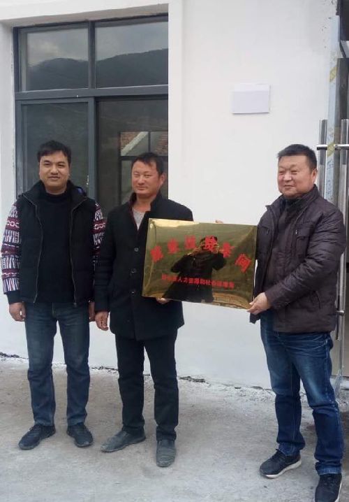江西铅山：周末连轴转不停 就业扶贫不歇脚
