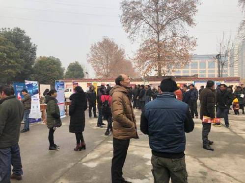 湖北保康：举行“三（四）轮车”车主专场招聘会