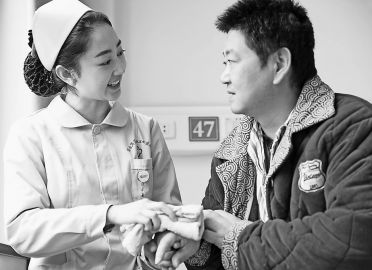 湖北襄阳：提供优质服务 温暖医保患者