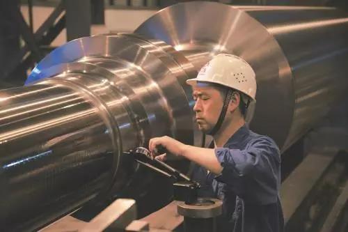 中央深改组第二次会议通过《关于提高技术工人待遇的意见》