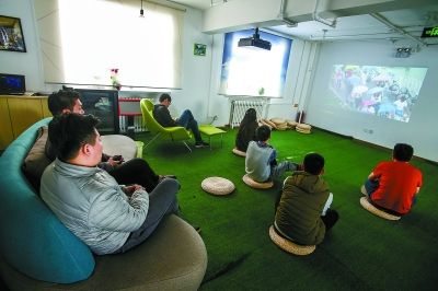 创客公寓的年轻人：用智慧和汗水追寻着创业梦想