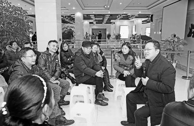 重庆：向农民工宣传就业创业政策