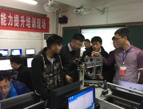 江西省世界技能大赛移动机器人项目师资能力提升培训班顺利举行