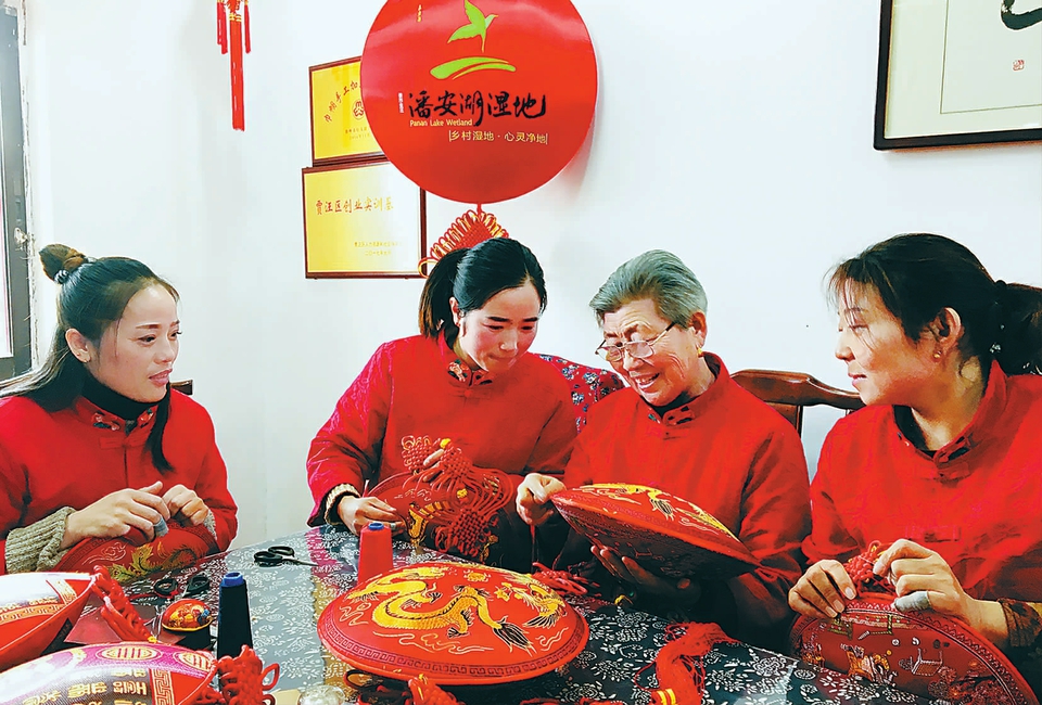 “香包”成就精彩人生——走近农民“香包工匠”王秀英