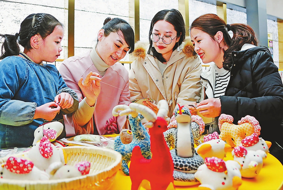 山东枣庄：展“绝技”迎新年