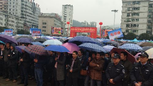 陕西紫阳：“春风行动”火爆山城