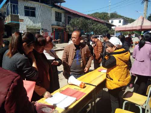 江西奉新：初春晨寒 就业送岗暧人心