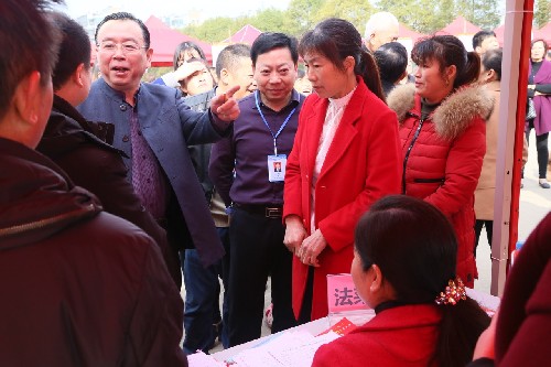 江西省分宜县举办春风行动暨“庆元宵”招聘会