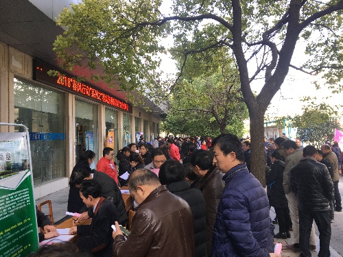 湖北应城：“春风行动”系列招聘会持续升温助力企业节后生产