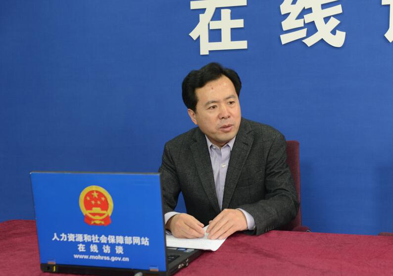 人社部职业能力司司长张立新介绍开展第十四届高技能人才评选表彰活动有关情况