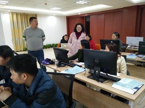 江西万安：电商培训，脱贫路上有人帮