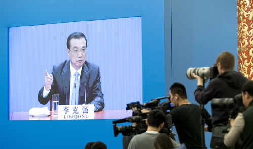 李克强记者会的这些“干货”迅速登上“热搜榜”