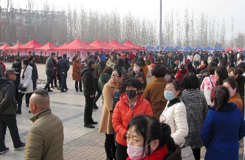 辽宁省朝阳市2018年农村劳动力就业帮扶系列活动在朝阳5县（市）专场招聘会成功举办