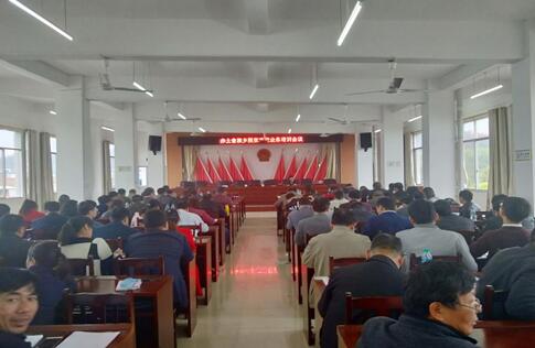 江西南康：就业培训送下乡，授人以渔助扶贫
