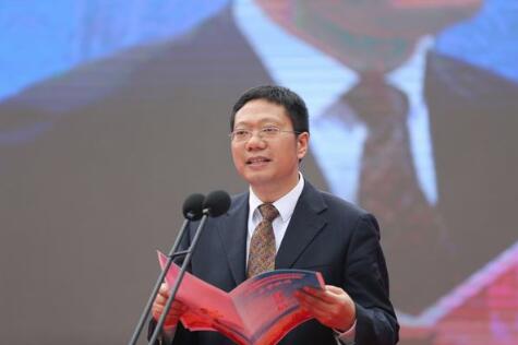 技高行天下 能强走世界——2018年重庆市技工院校招生宣传月暨技能进农村进社区进家庭活动启动仪式成功举办
