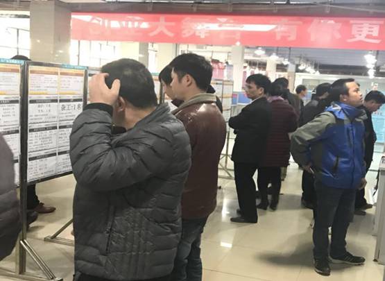 江西赣州：南康区举办民营企业招聘周活动
