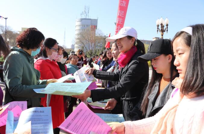 甘肃甘州：开展“农民工法治宣传教育日”活动