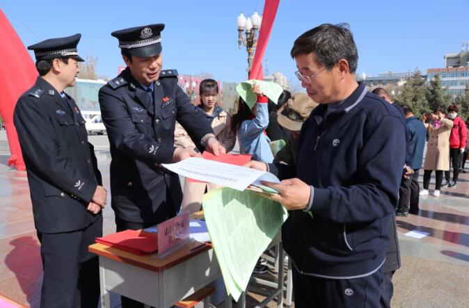 甘肃甘州：开展“农民工法治宣传教育日”活动