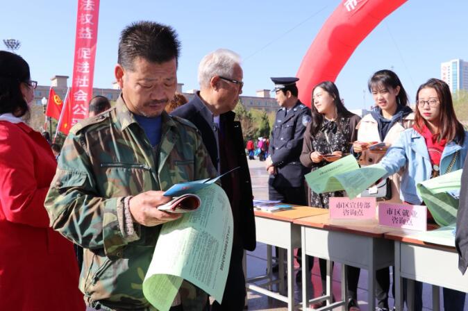 甘肃甘州：开展“农民工法治宣传教育日”活动