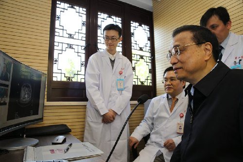 李克强：建立互联网专线保障远程医疗需要