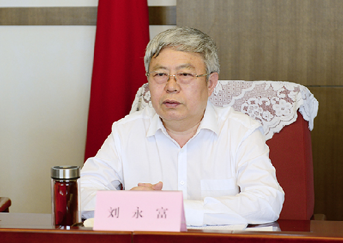 国务院扶贫办主任刘永富会见海南省委副书记、省长沈晓明一行
