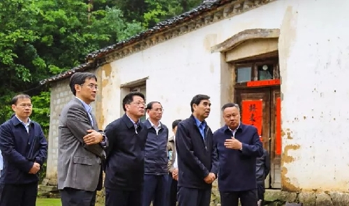 张纪南在安徽金寨扶贫调研强调以高度政治责任感全力以赴做好人社扶贫工作