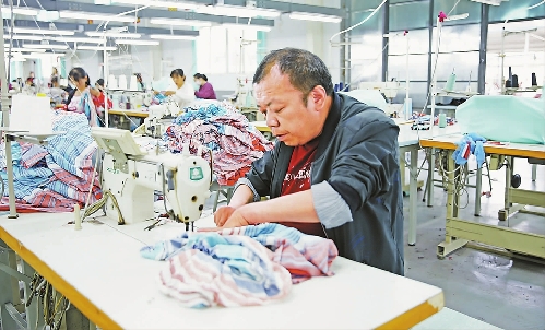 把贫困户的帽子彻底摘掉——陕西省西乡县推进就业创业脱贫