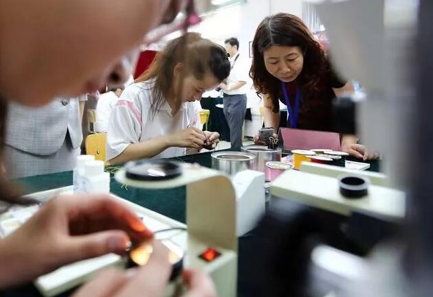 北京将建10所世界一流职业院校，职业教育拟退出北京东西城