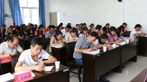 云南省南涧县：开拓思路、凝心聚力，全力抓好人社及就业扶贫工作