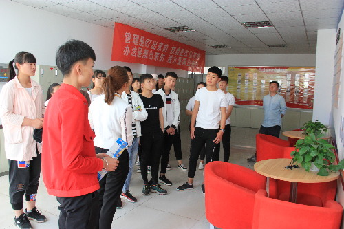 宁夏石嘴山：大武口区“三送服务”情暖高校毕业生