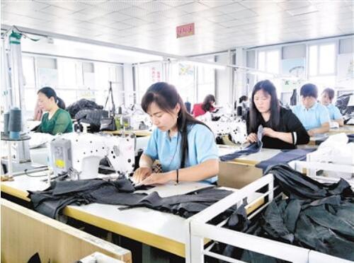 河北省邯郸市首创“扶贫微工厂”就业扶贫模式