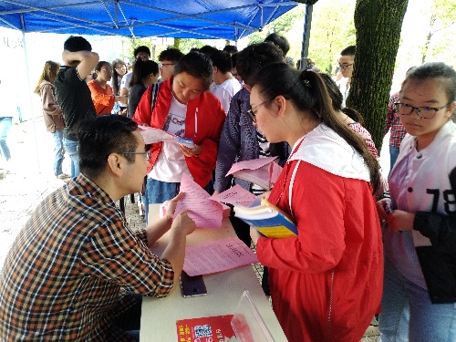江西省萍乡市人社局组织就业创业服务进高校活动