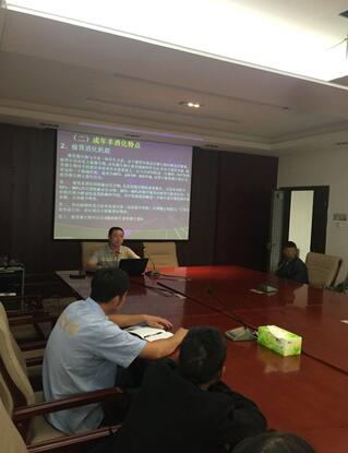 江西：吉州区就业局培训中心督导兴桥镇建档立卡贫困户开展养殖技能培训