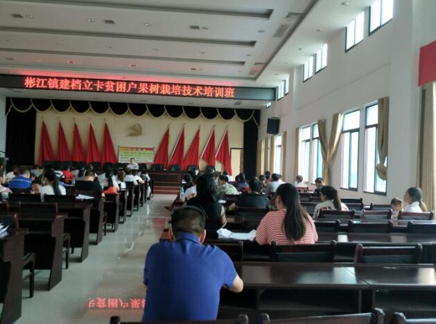 江西袁州：技能培训进乡镇，贫困群众人人夸