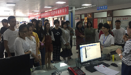 江西省萍乡市就业局积极开展高校毕业生就业指导市场行活动