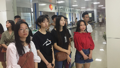 江西省萍乡市就业局积极开展高校毕业生就业指导市场行活动