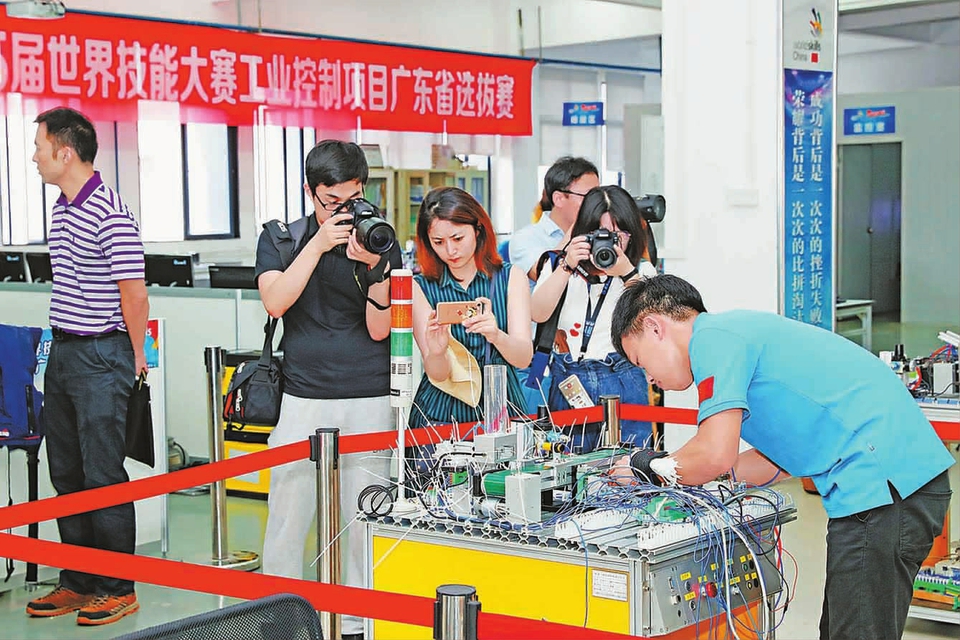 感受技工教育蓬勃发展氛围——技校基层行活动掠影