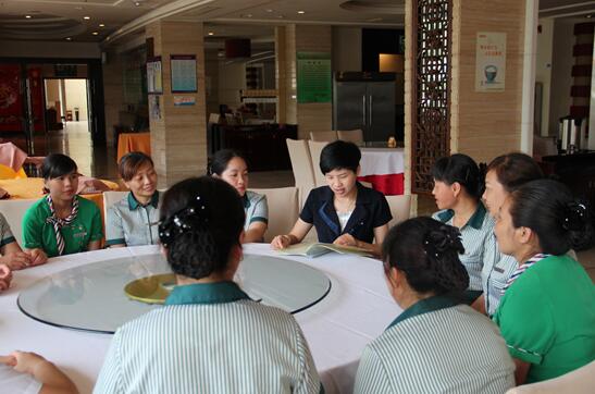 江西崇义：举办餐饮服务从业人员培训班
