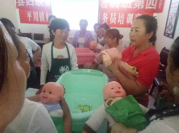 快乐培训 轻松带娃——甘肃省临泽县举办育婴员技能培训班