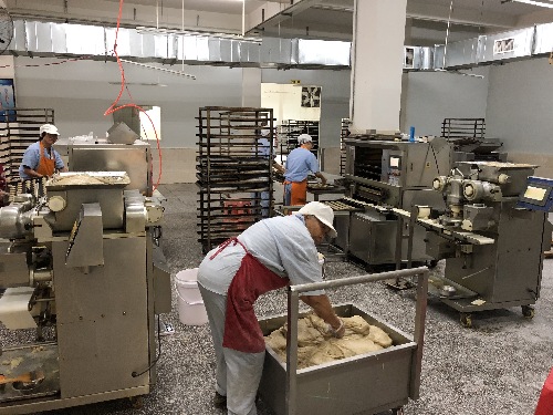 江西于都：就近就业，扶贫车间展风采