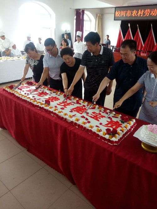 吉林蛟河：就业技能展示与企业招聘对接同台共舞
