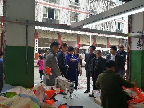 扶贫岗位送进村 家门就业稳脱贫——四川省广安市产业+就业“两业”联动 力促就业扶贫无死角