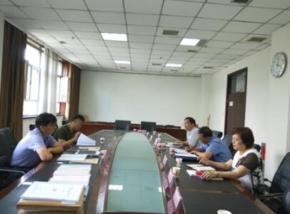新疆生产建设兵团督查组对十二师保障农民工工资支付工作进行督查检查
