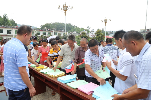 陕西省商南县第六场溧商劳务转移招聘会在湘河镇举行