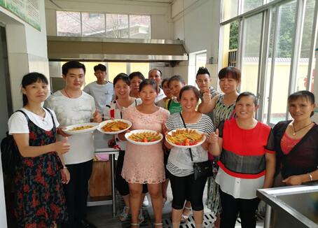 江西南康：家门口学技能 助力脱贫挖“穷根”