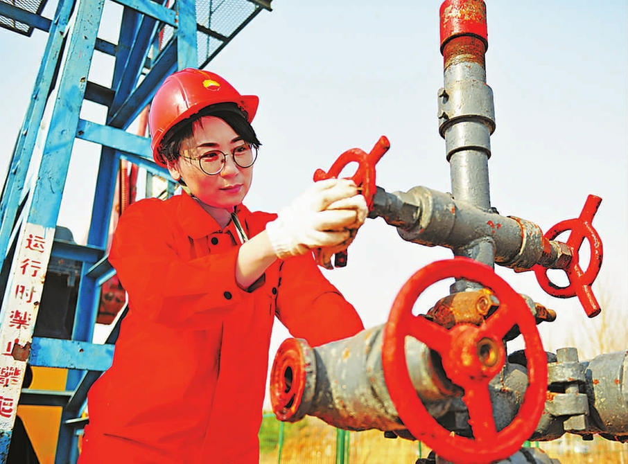不忘初心 当个好工人——记大庆油田第四采油厂采油女工杨海波