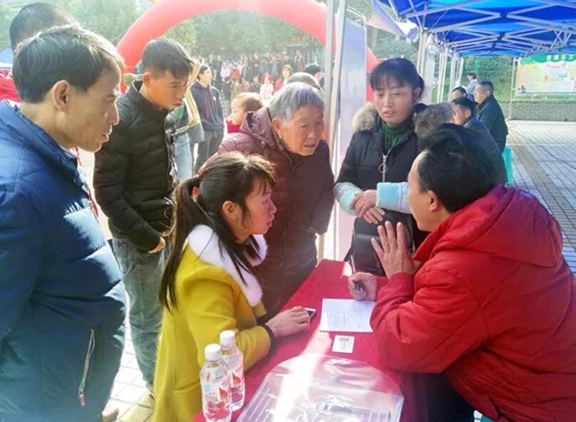 （晴隆县招聘活动现场）.jpg