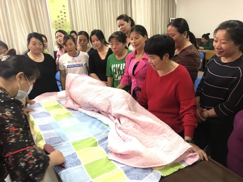 养老护理培训照片2 养老护理培训照片2